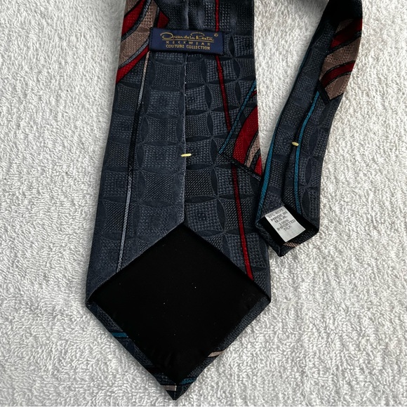 Vintage Oscar de la Renta 100% Imported Silk Tie Made in USA Blue Artsy Wide Tie - Picture 4 of 10